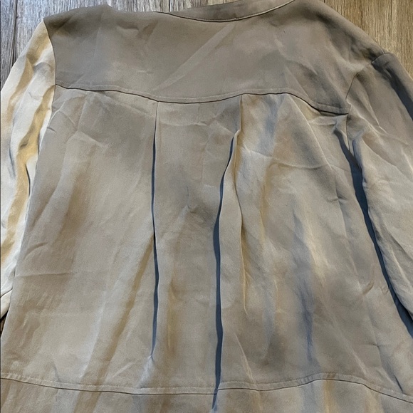 Wilfred Silver-Taupe Silk Button-Front Blouse 100% silk - Picture 7 of 7
